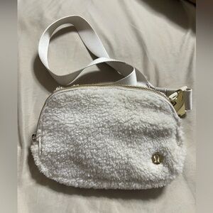 Lululemon Everywhere Fleece Belt Bag
